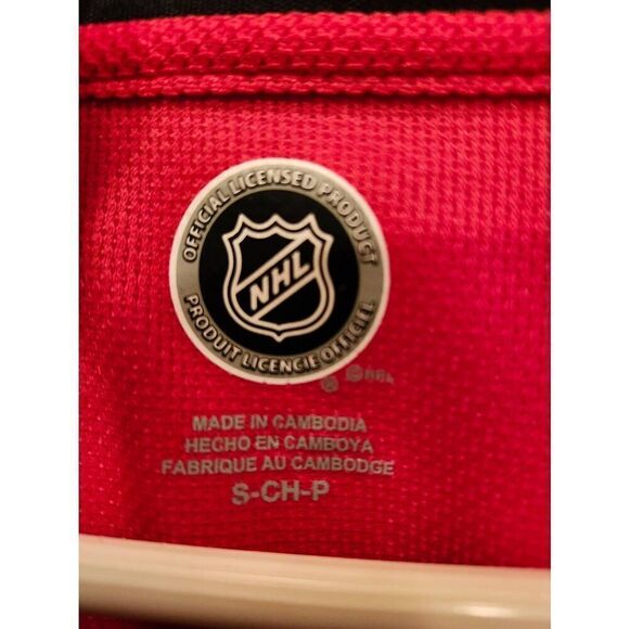 NHL Team Apparel Men’s NWOT Patrick Kane 88 Long Sleeve Jersey Size Small - Picture 4 of 4